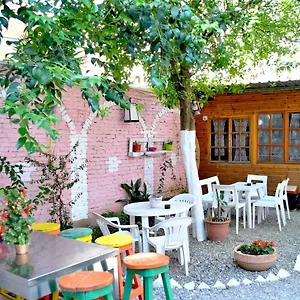  Hostal Zig Zag Albania
